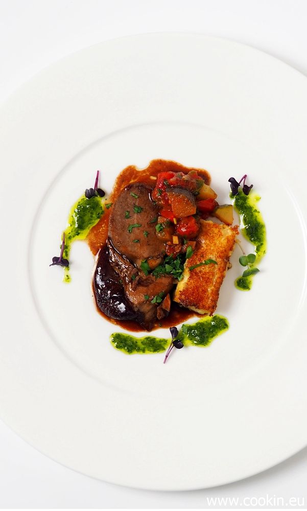 Rezeptbild: Lammkeule mit Ratatouille, Polenta und Gremolata