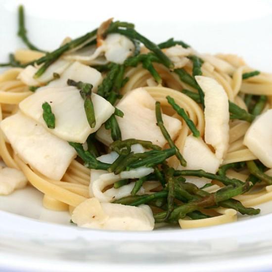Rezeptbild: Linguine mit Jakobsmuscheln und Meeresspargel