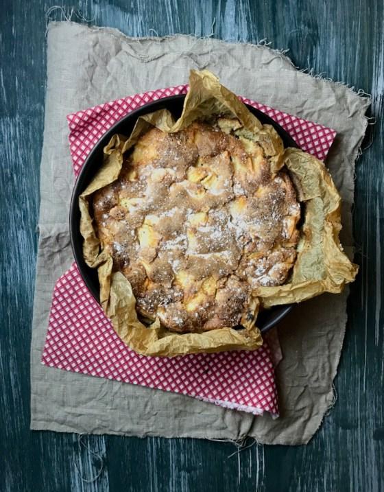 Rezeptbild: Apfel Scharlotka – russischer Apfelkuchen