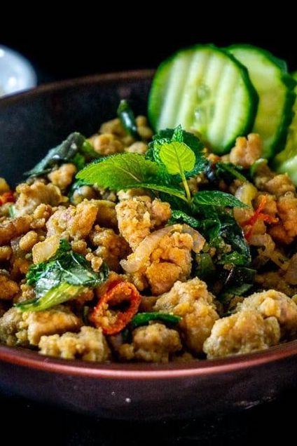 Rezeptbild: Larb Gai – der traditionelle Thai Fleischsalat mit Hähnchen