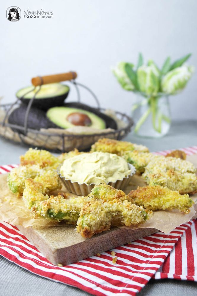Rezeptbild: Knusprige Avocado Pommes mit Curry Dip