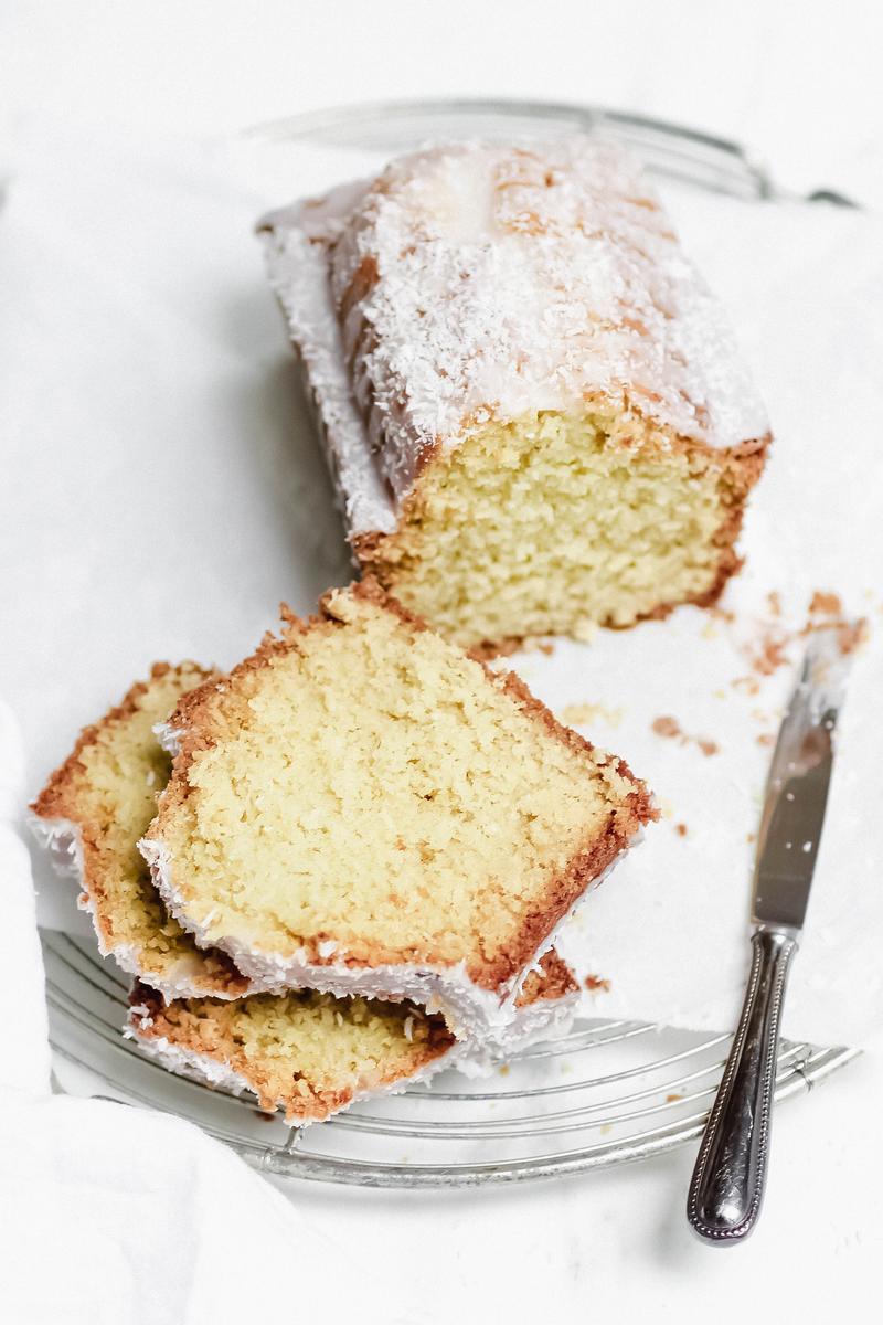 Rezeptbild: supersaftiger Kokoskuchen mit extra viel Kokosgeschmack
