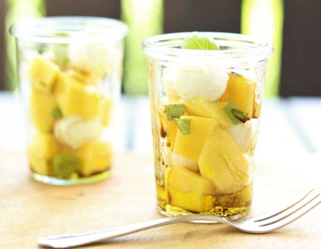 Rezeptbild: Mango-Mozzarella Salat mit Basilikum