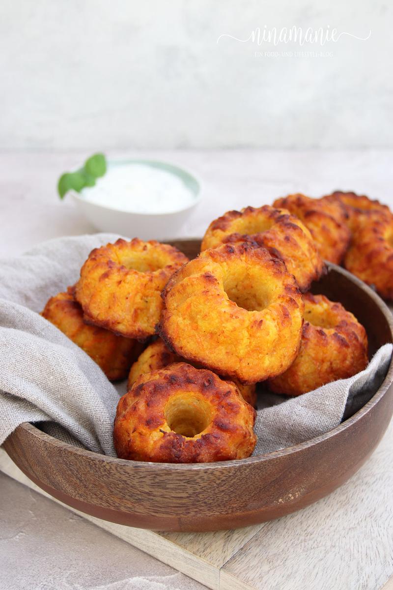 Rezeptbild: Kleine Möhrengugelhupfe