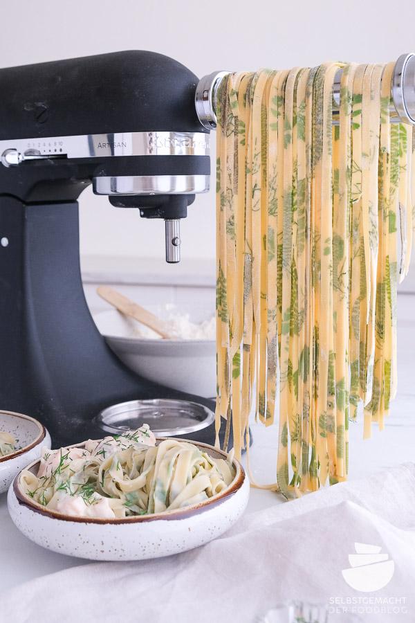 Rezeptbild: Kräuternudeln einfach gemacht