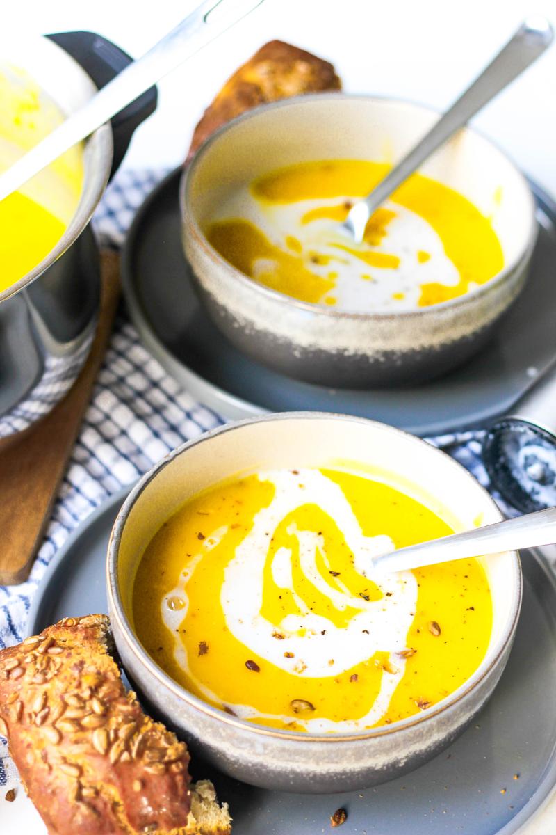 Rezeptbild: Herbstklassiker Butternut-Kürbissuppe