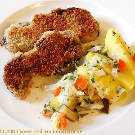 Rezeptbild: Gebackene Rinderbackerl mit süß-saurem Kartoffel-Lauch-Gemüse