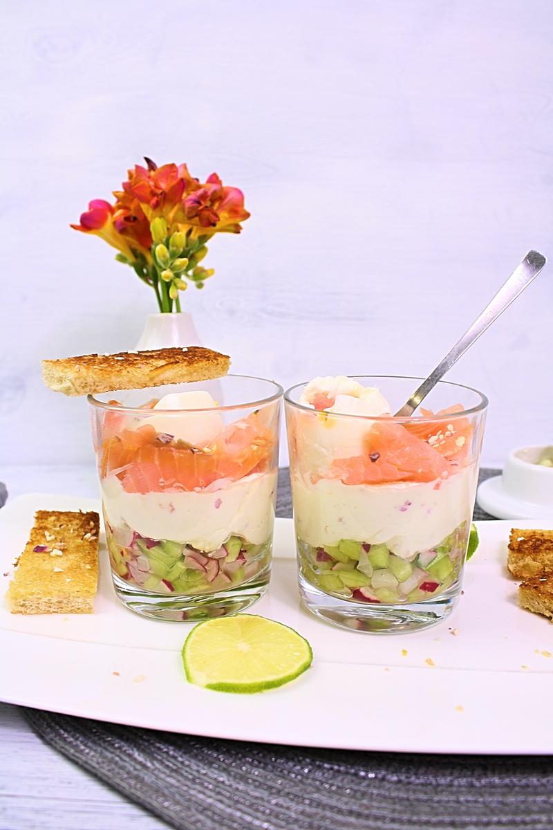 Rezeptbild: Eier im Glas mit Schmandcreme und Lachs