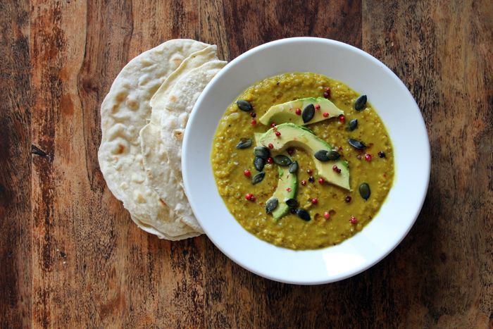 Rezeptbild: Dhal mit Avocado