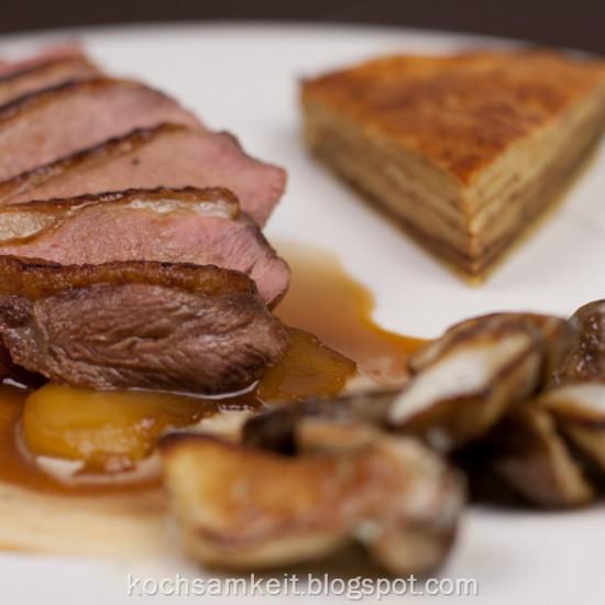 Rezeptbild: Ente mit karamellisierten Apfel und Kartoffelbaumkuchen