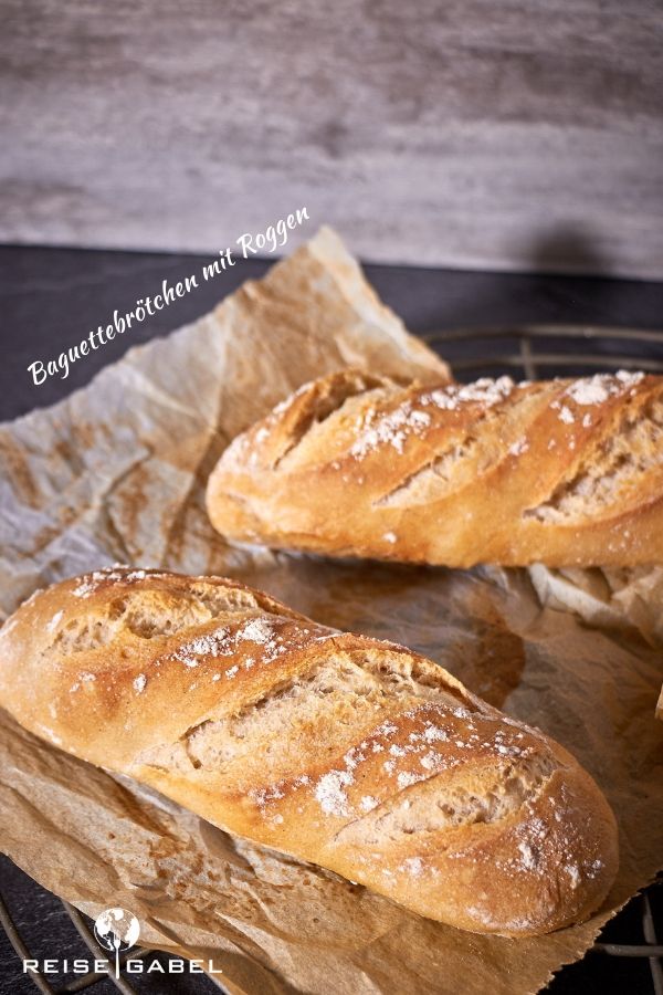Rezeptbild: Baguettebrötchen mit Roggen