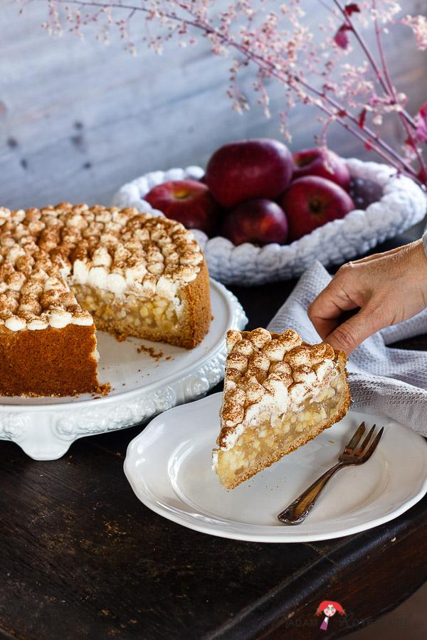 Rezeptbild: Apfelsaft-Dinkelvollkorn-Kuchen mit Zimtsahne
