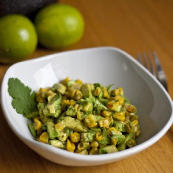 Rezeptbild: Gegrillter Mais und Avocado Salat