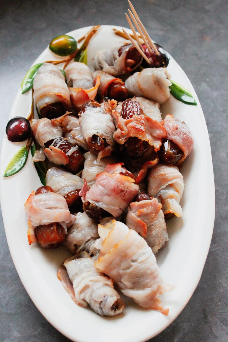 Rezeptbild: Speck-Datteln und Speck-Pflaumen als Fingerfood