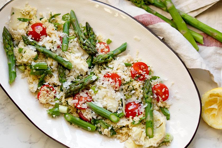 Rezeptbild: Couscous-Salat mit Spargel und Artischocken