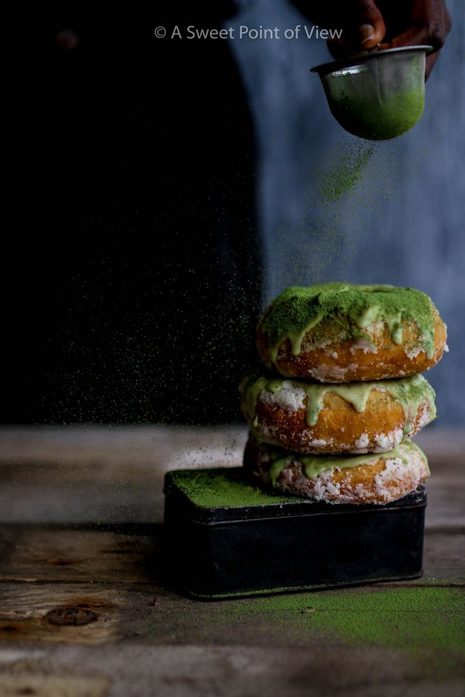 Rezeptbild: VEGANE MATCHA – WEISSE SCHOKOLADE DOUGHNUT