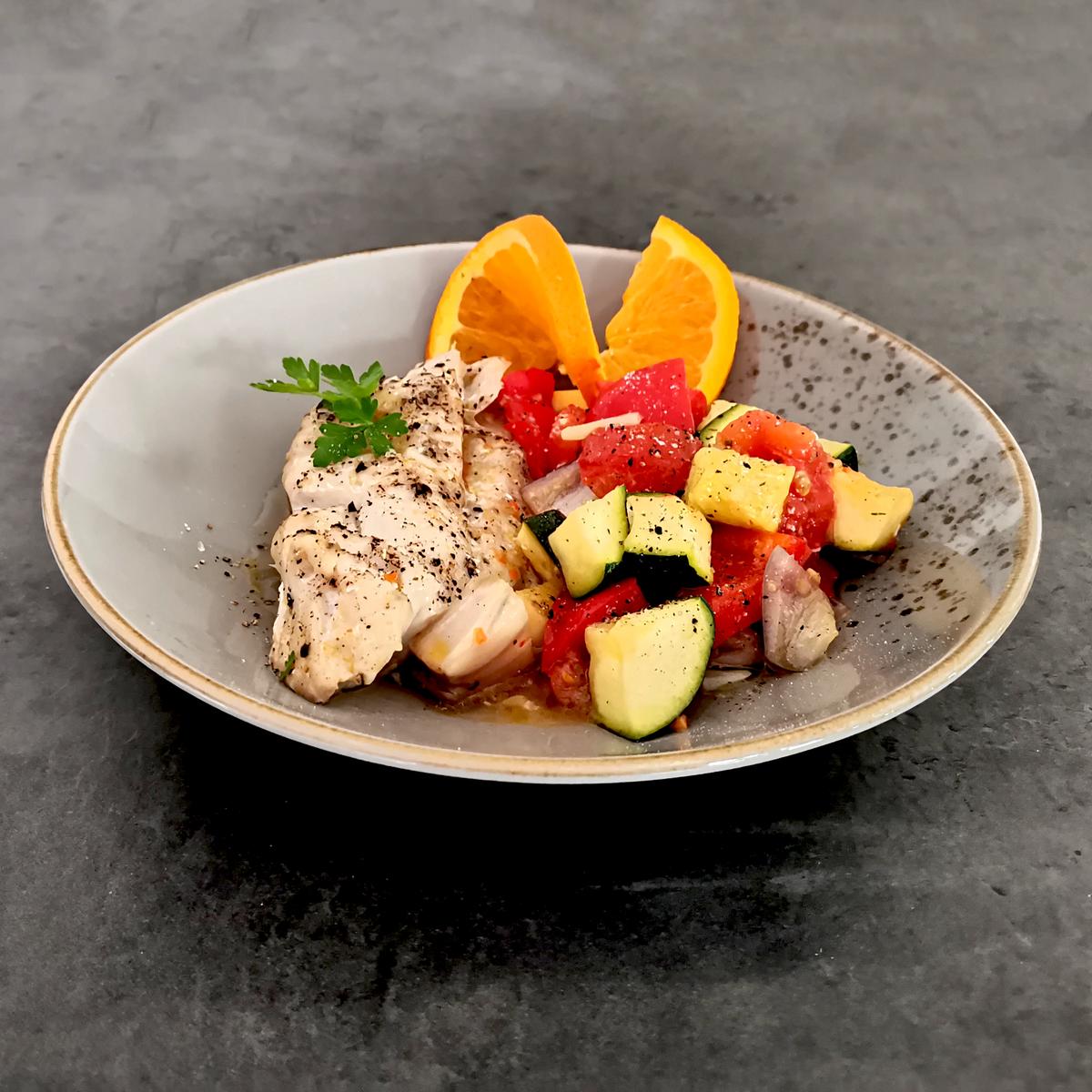 Rezeptbild: Seelachs-Gemüse-Päckchen aus dem Ofen