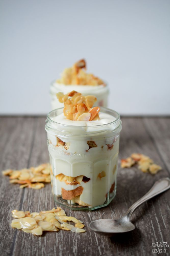 Rezeptbild: Bienenstich im Glas - Bienenstichcreme mit Mandelkrokant