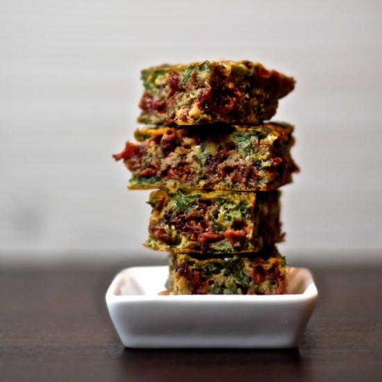 Rezeptbild: Kookoo Sabzi - Omelett mit Berberitzen, Koriander und Petersilie