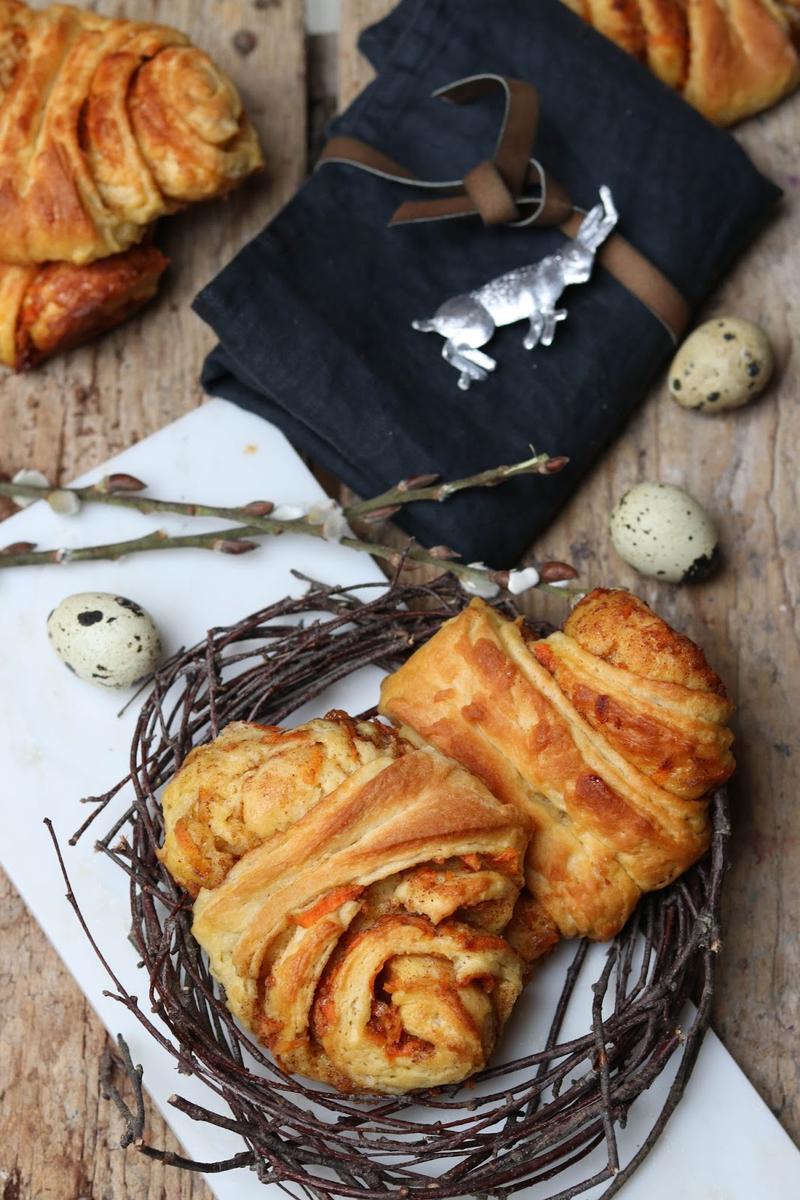 Rezeptbild: Franzbrötchen mit Karotten-Zimt-Füllung