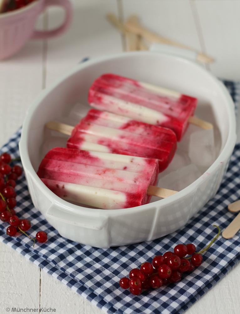 Rezeptbild: Eis am Stiel mit Joghurt