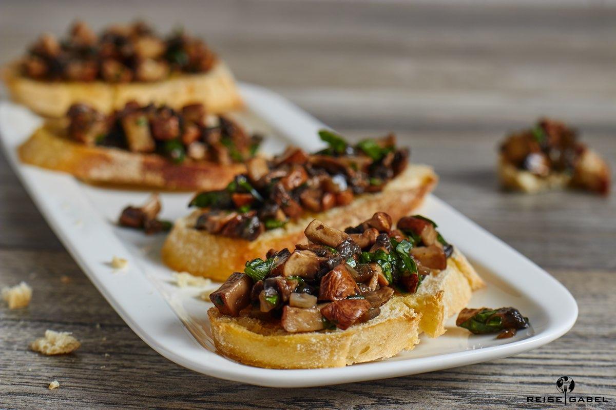 Rezeptbild: Bruschetta mit Champignons und Bärlauch