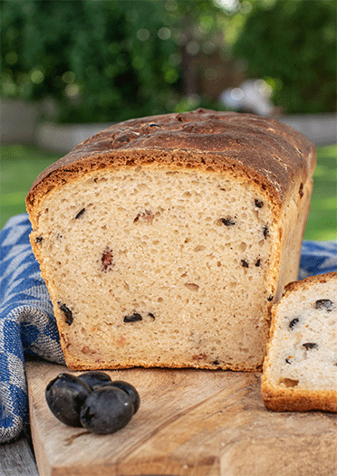 Rezeptbild: Herzhaftes Käse-Speck-Oliven-Brot