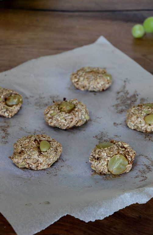 Rezeptbild: Haferflockenkekse mit Trauben