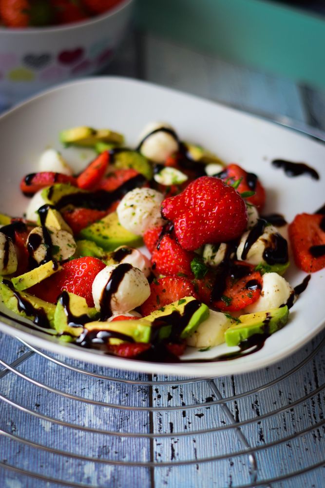 Rezeptbild: Erdbeer Avocado Salat