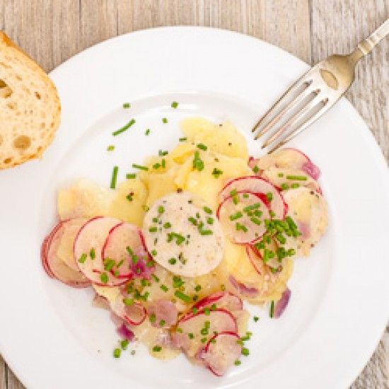 Rezeptbild: Kartoffelsalat mit Weißwurst und Radieschen