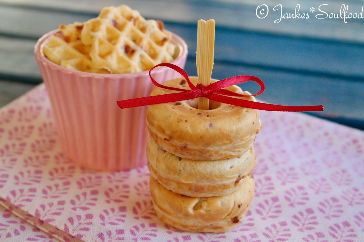 Rezeptbild: Herzhafte Mini-Donuts