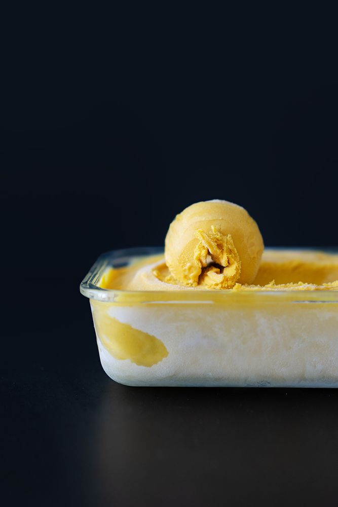 Rezeptbild: Cremiges Mangoeis mit Vanille
