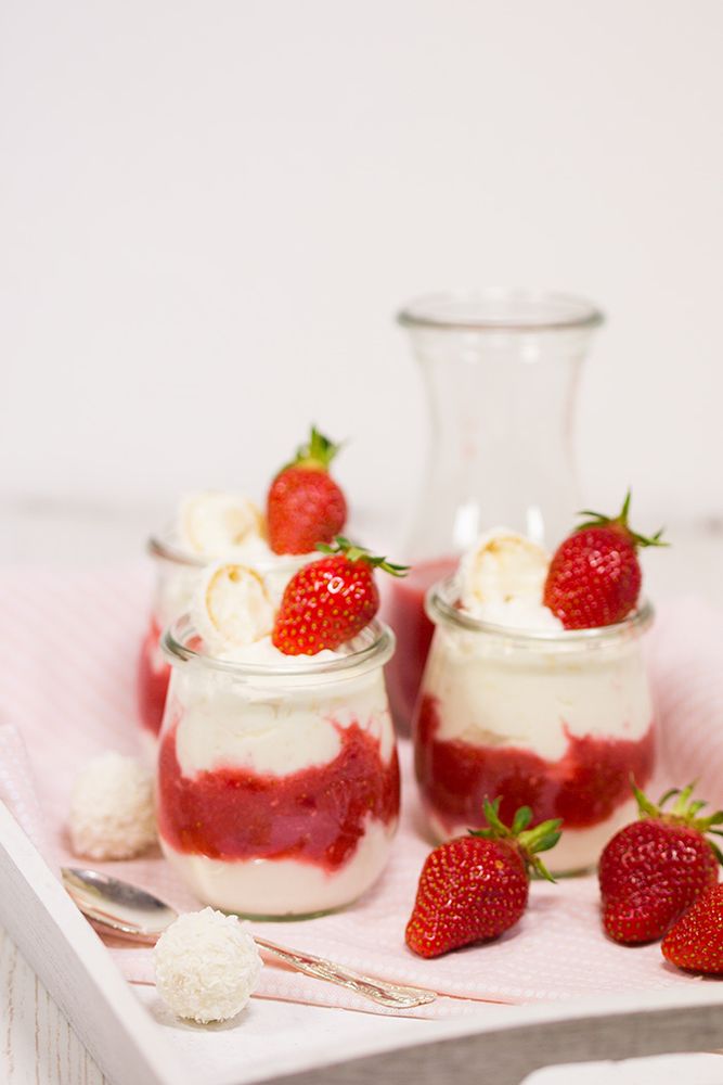 Rezeptbild: Erdbeer-Raffaello-Traum