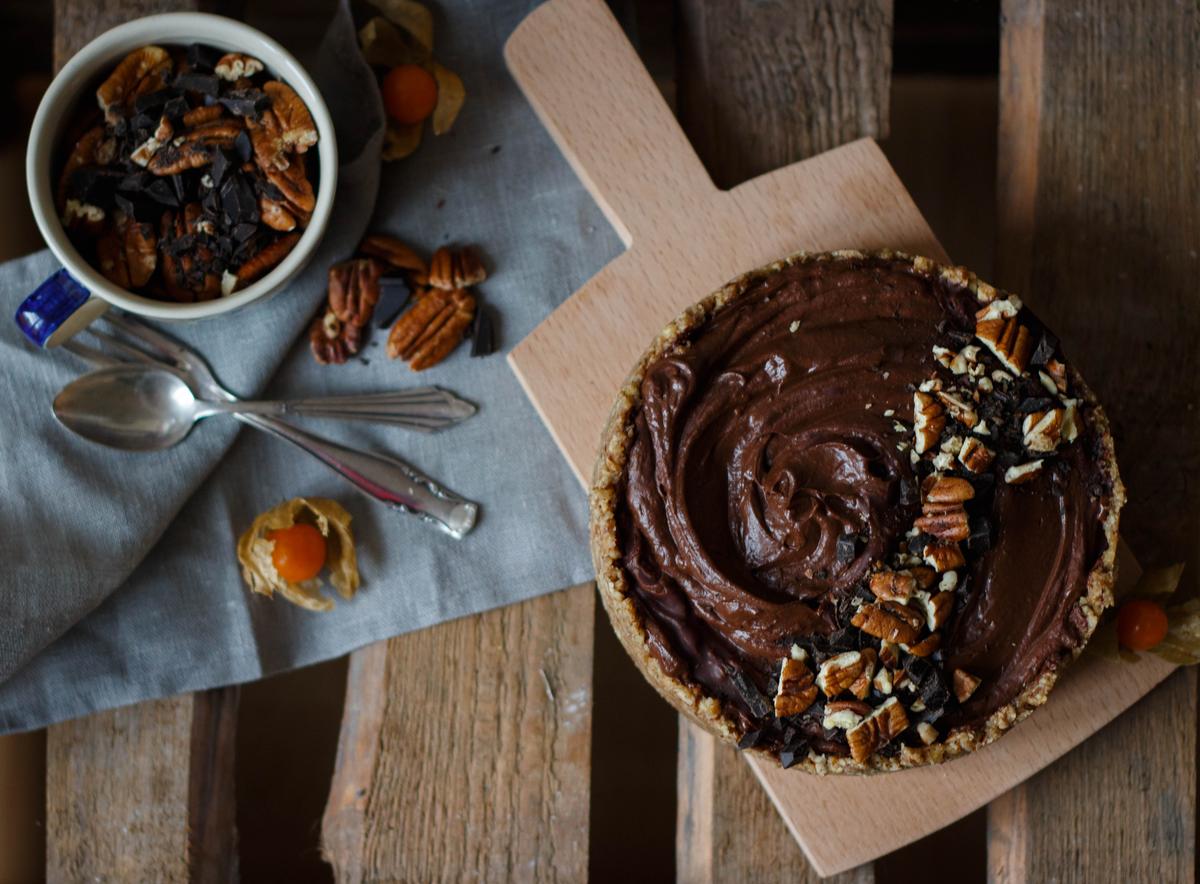 Rezeptbild: Rohköstliche Pekantorte mit Schokomousse Füllung (vegan, glutenfrei)