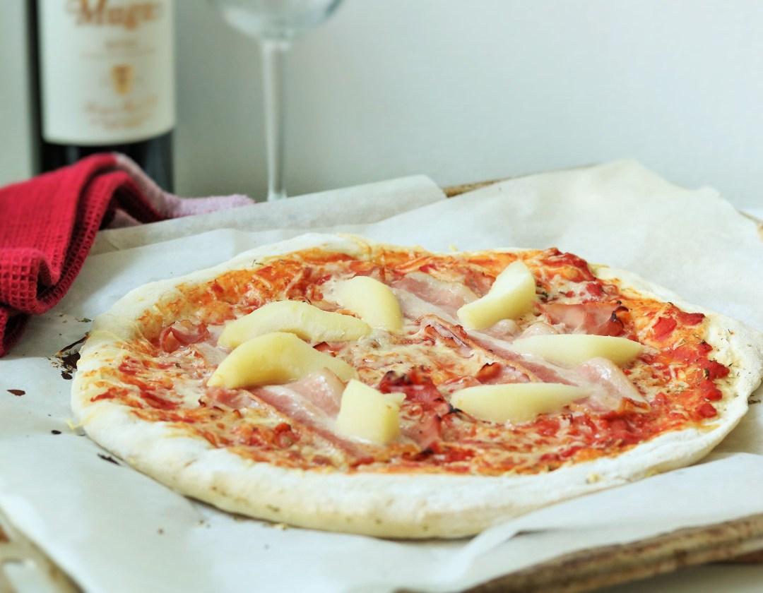 Rezeptbild: Birnen-Speck-Pizza