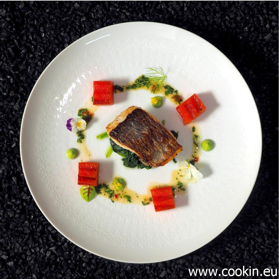 Rezeptbild: Dorade, Wasabi-Spinat, Spinat-Creme, gegrillte Wassermelone, exotische Vinaigrette