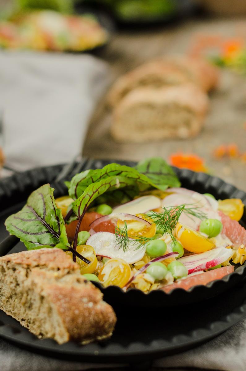 Rezeptbild: Fruchtiger Linsensalat mit Tahini Dressing