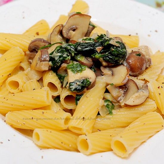 Rezeptbild: Champignon Spinat Sauce mit Pasta