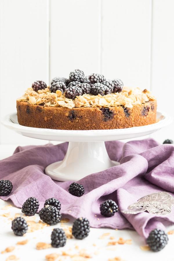 Rezeptbild: Brombeer-Upside-Down-Kuchen mit Mandeln
