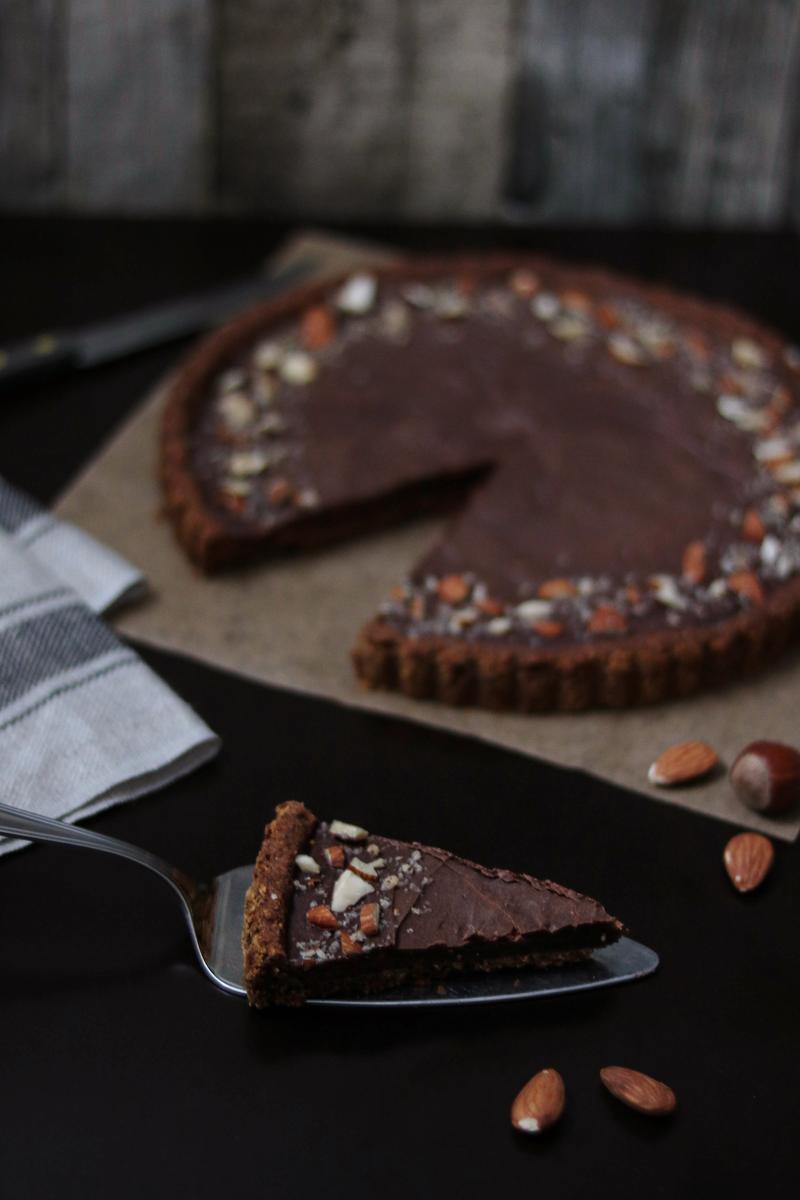 Rezeptbild: Haselnuss-Schokoladen-Tarte {VEGAN}