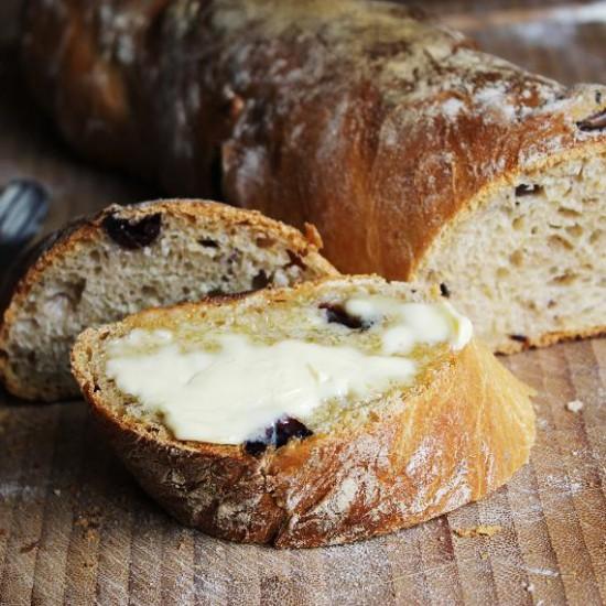 Rezeptbild: Wurzelbrot mit Oliven
