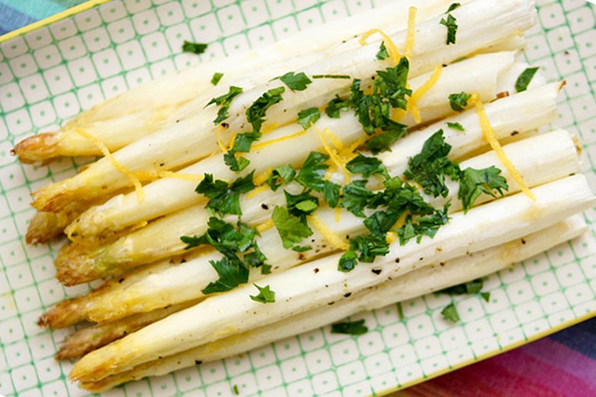 Rezeptbild: Gebackener Spargel mit Zitrone