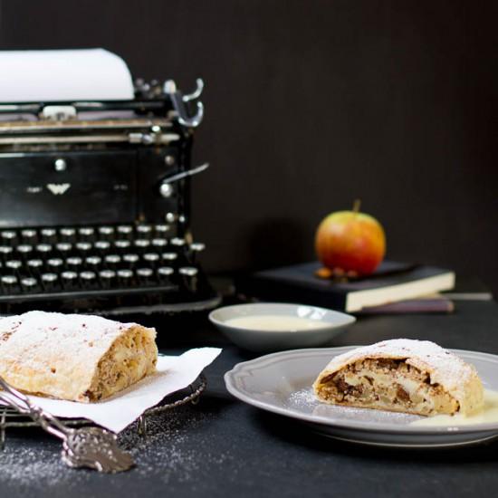 Rezeptbild: Apfelstrudel mit selbstgemachter Vanille Sauce
