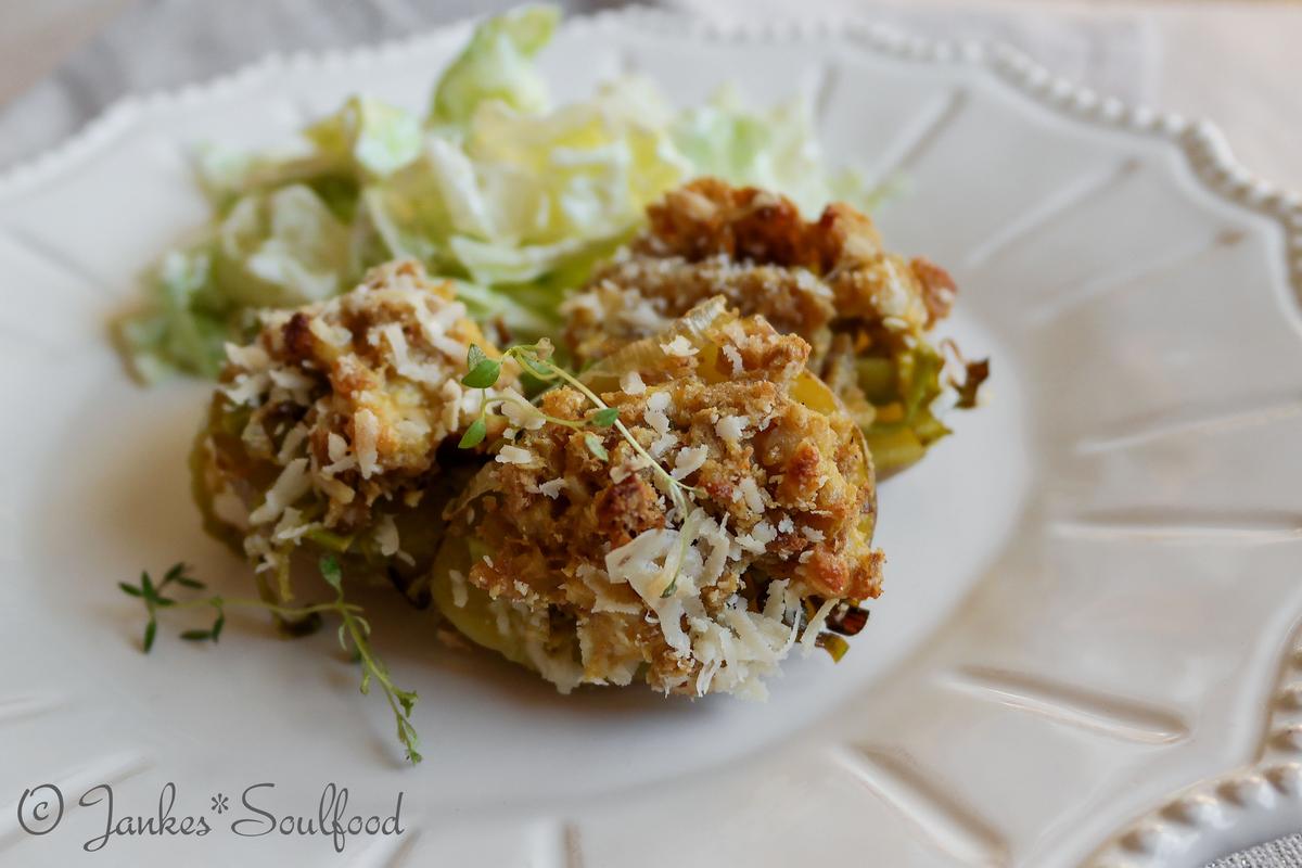 Rezeptbild: Ofenkartoffeln mit Parmesan-Senf-Streuseln