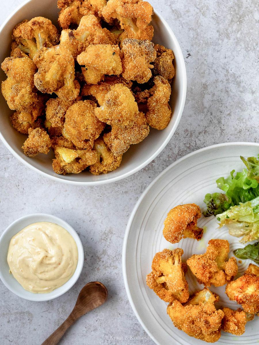 Rezeptbild: Knusprig gebackener Karfiol mit Aioli-Dip