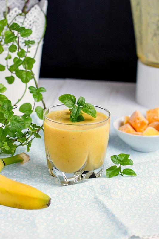 Rezeptbild:  Warum Kurkuma mein Lieblingsgewürz ist und das Rezept für einen tropischen Kurkuma Smoothie 