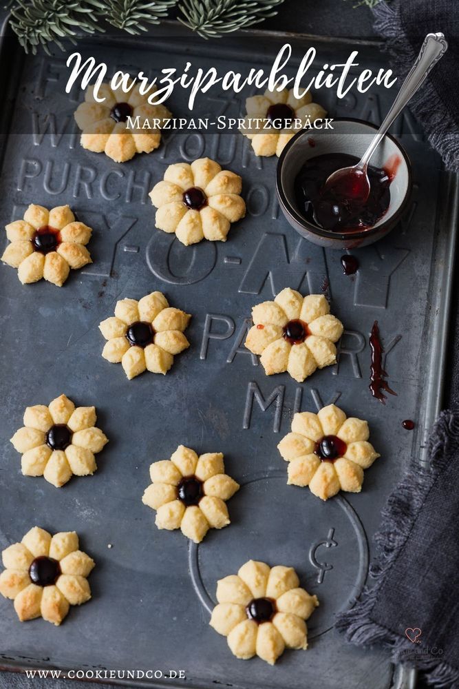 Rezeptbild: Marzipanblüten (Marzipan-Spritzgebäck)