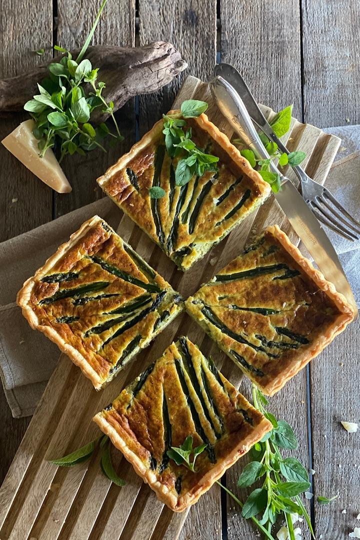 Rezeptbild: Spargel-Blätterteig Tarte