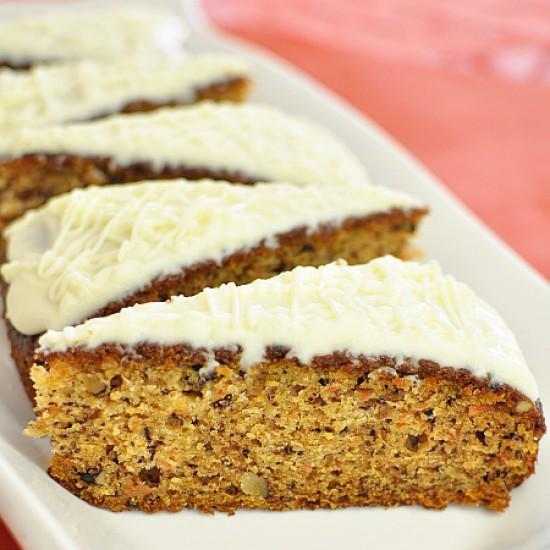 Rezeptbild: Karottenkuchen mit Frischkäseguss