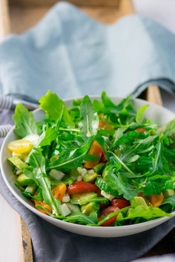 Rezeptbild: Avocado Feta Salat mit Rucola